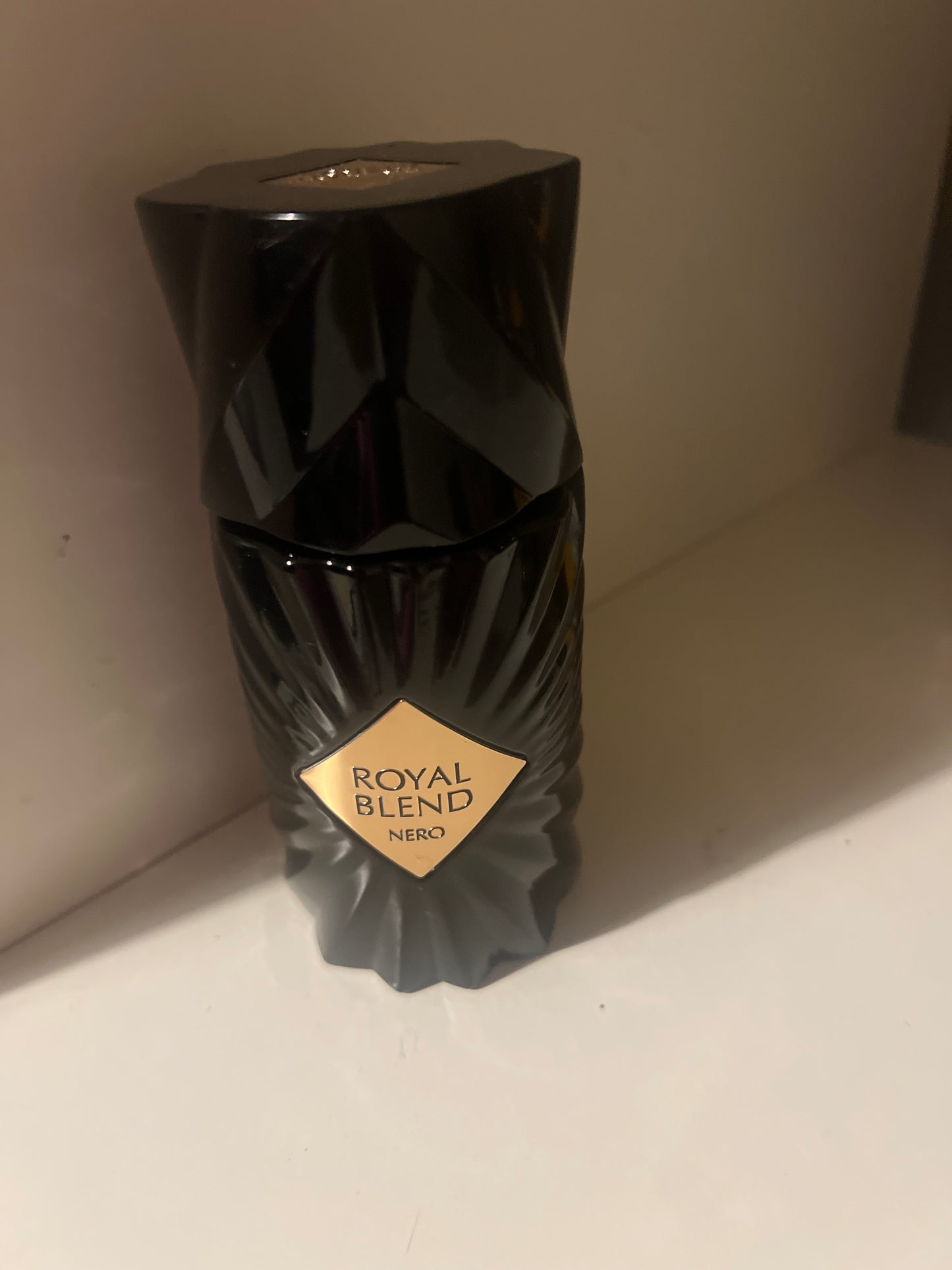 Fragrance World Royal Blend Nero 2ml sample